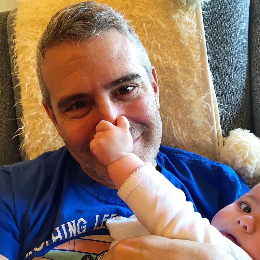 アンディー・コーエンさんのインスタグラム写真 - (アンディー・コーエンInstagram)「#WWHL is back tonight!  Til then, grab my nose! 👶」6月10日 1時28分 - bravoandy