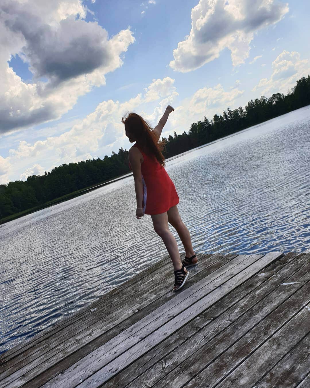 ゴーダ・ブトクテさんのインスタグラム写真 - (ゴーダ・ブトクテInstagram)「Back to my favourite place in the world 🏕🏕🏕 . . . . . . #ezerelis #ezeras #sunnyday #summer #vasara #lake #holiday #livingmybestlife #lithuaniangirl #picoftheday #alytus #lietuva」6月10日 1時34分 - godabutkute