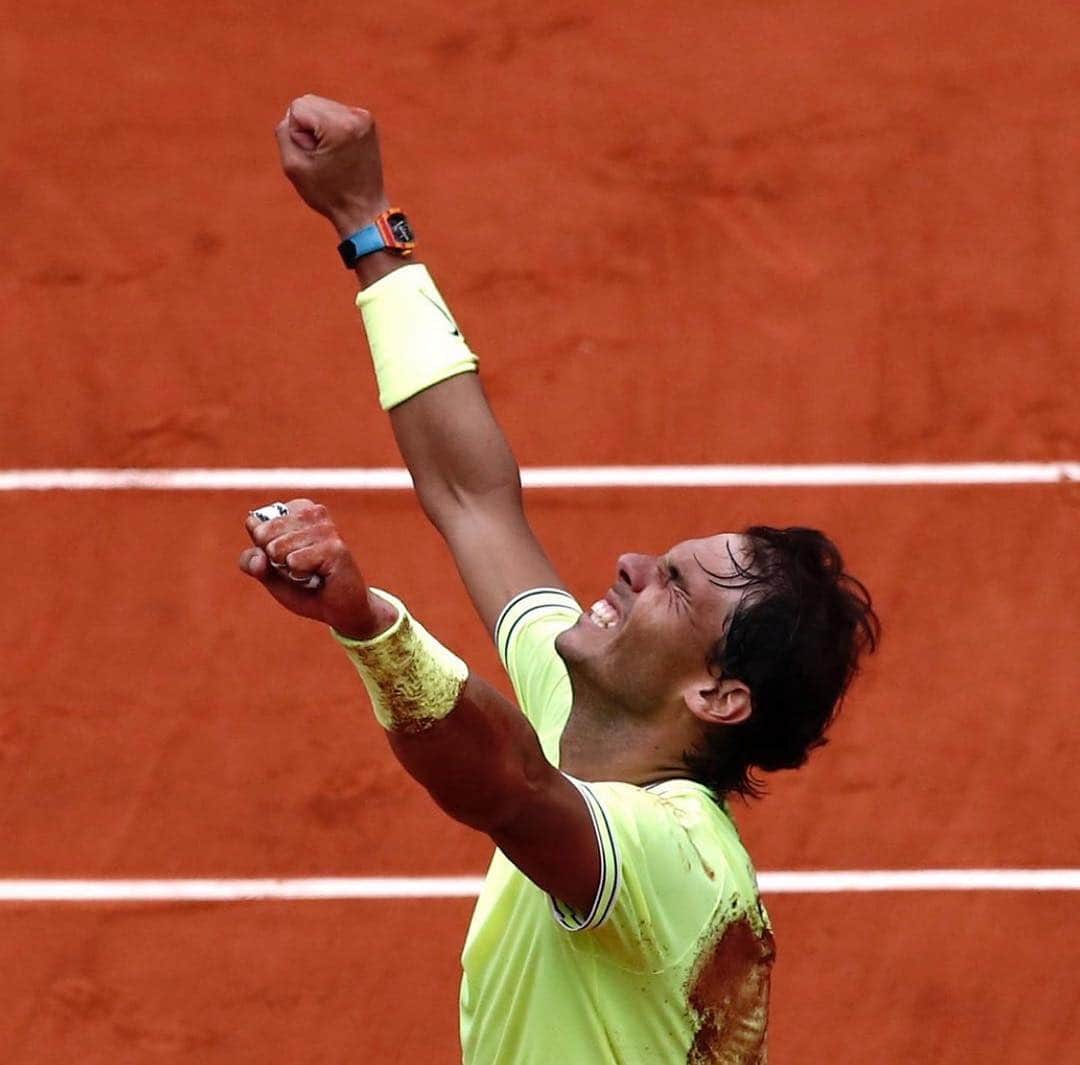 ロナウドのインスタグラム：「12x Rafa! 👏🏼👏🏼👏🏼 #rafanadal #rolandgarros #RG19 #tennis @rafaelnadal」