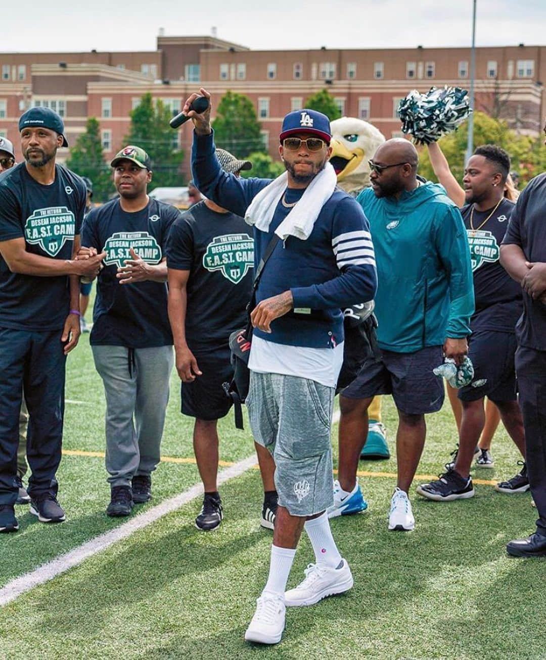 デショーン・ジャクソンさんのインスタグラム写真 - (デショーン・ジャクソンInstagram)「Want to send a shoutout to everyone that came out & showed love this weeekn .. Welcoming me bac to Philly !! 🦅🦅」6月10日 2時07分 - 0ne0fone