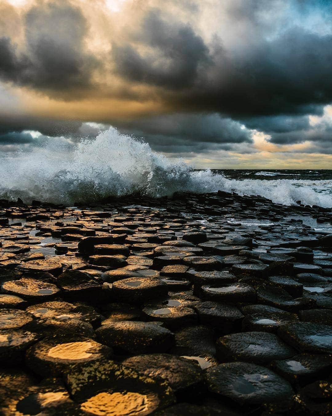 instagoodさんのインスタグラム写真 - (instagoodInstagram)「@evangoesplaces Stormy skies over northern shores. Second visit to the Giant’s Causeway and still stunned at how beautiful it is.」6月10日 11時43分 - instagood