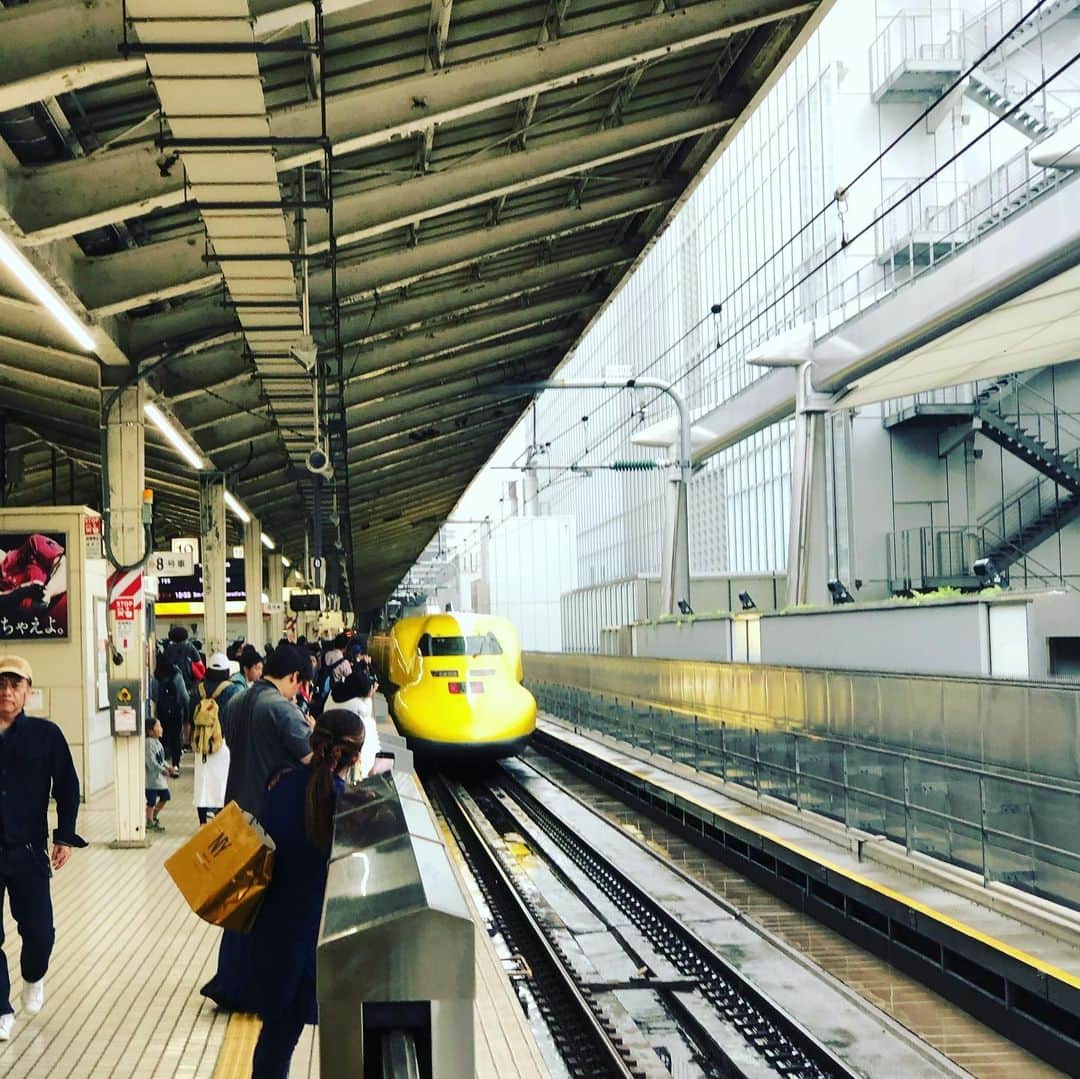 金村義明さんのインスタグラム写真 - (金村義明Instagram)「#イエロー新幹線#珍しいの見れた」6月10日 11時48分 - yoshiaki_kanemura