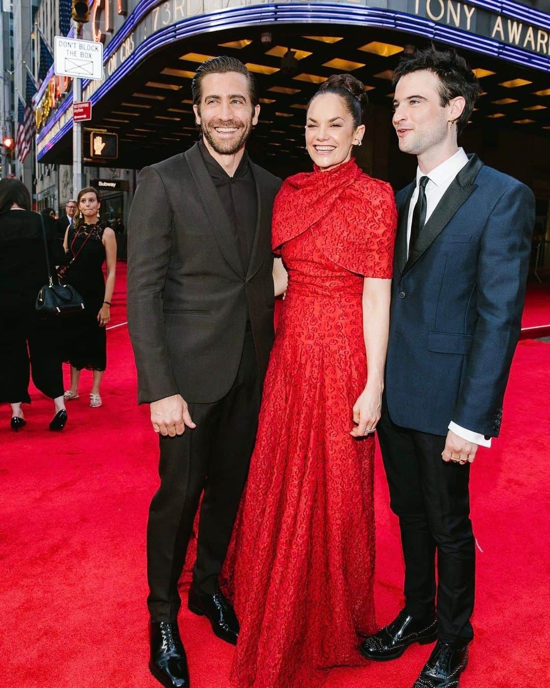 Vogue Runwayさんのインスタグラム写真 - (Vogue RunwayInstagram)「Jake Gyllenhaal, Ruth Wilson, and Tom Sturridge at Radio City Music Hall in New York City for tonight's #TonyAwards, an evening of accolades for outstanding works of theater. See all the red carpet moments at the link in our bio. Photographed by @coreytenold」6月10日 11時57分 - voguerunway