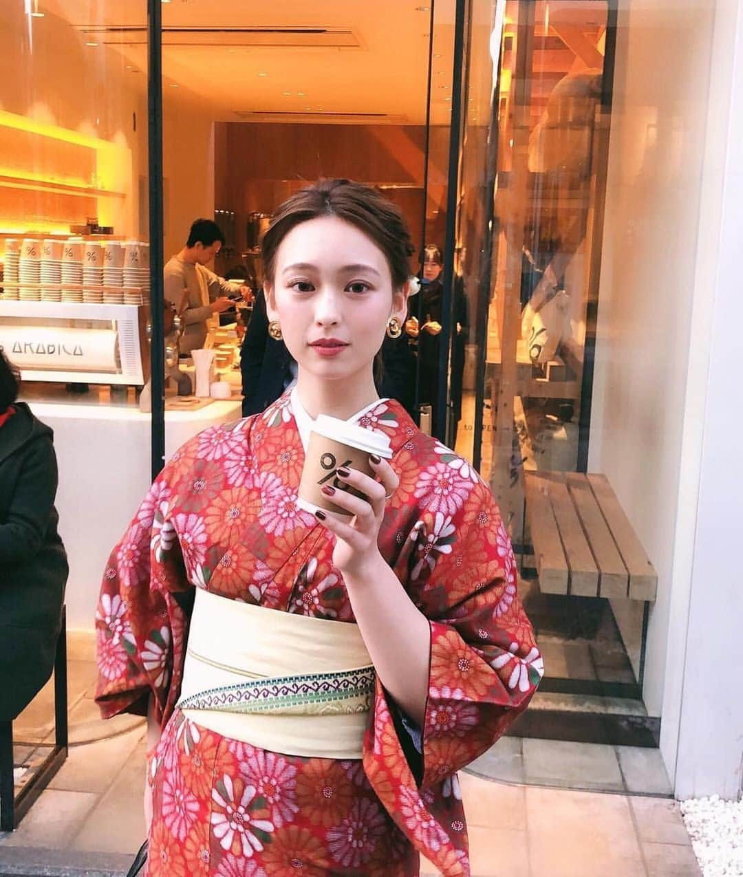 美女美容事情さんのインスタグラム写真 - (美女美容事情Instagram)「《京都で着物👘✨》⠀ *⠀ リポストを使って、素敵な写真📷✨を投稿されてる方を紹介させて頂く⠀⠀⠀⠀ 【💄美女美容事情💅】のコーナーです✨⠀ *⠀⠀⠀⠀⠀⠀⠀ いいねやコメント、フォローして応援してね❤︎🥰🎶⁣⠀ *⠀⠀⠀⠀⠀⠀⠀ 今回ご紹介させて頂きますのは❤︎⠀ kieさん< @_kiegram >の素敵なお写真📸⠀ *⠀ 京都で着物を着たそうです👘✨⠀ はんなり美人で見惚れてしまいます😊顔小さくて羨ましいです🥰⠀ *⠀⠀ kieさんのアカウントには他にも素晴らしい投稿が沢山ありますので是非覗いてみてくださいね💁‍♀️💙⠀ *⠀⠀ kieさん< @_kiegram >⠀ 素敵な投稿ありがとうございました☺️📸✨⠀⠀⠀⠀⠀⠀⠀⠀ △▼△▼△▼△▼△▼△▼△▼△▼△▼⠀⠀⠀⠀⠀⠀⠀⠀⠀⠀⠀⠀⠀⠀⠀⠀⠀⠀⠀⠀⠀⠀⠀⠀⠀⠀⠀⠀⠀⠀⠀⠀⠀ ❤🧡💛「美女美容事情」💚💙💜⠀⠀⠀⠀⠀⠀⠀⠀⠀⠀⠀⠀⠀⠀⠀ 👇掲載ご希望の方は👇⠀⠀⠀⠀⠀⠀⠀⠀⠀⠀⠀⠀⠀⠀⠀⠀ @b_b_j.jタグ付けと🖤 # ビジョビ⠀🖤⠀⠀⠀⠀⠀⠀⠀⠀⠀⠀⠀⠀⠀⠀⠀ をタグ付けお願いします✨⠀⠀⠀⠀⠀⠀⠀⠀⠀⠀⠀⠀⠀⠀⠀⠀ ――――――――――――――――⠀⠀⠀⠀⠀⠀⠀⠀⠀⠀⠀⠀⠀⠀⠀⠀⠀⠀⠀⠀⠀⠀⠀ ～姉妹アカウントのご紹介～⠀⠀⠀⠀⠀⠀⠀⠀⠀⠀⠀⠀⠀⠀⠀⠀⠀⠀⠀⠀⠀⠀⠀⠀⠀⠀⠀ ◇美容情報を紹介している«美女美容事情～Beauty～»⠀⠀⠀⠀⠀⠀⠀⠀⠀⠀⠀⠀⠀⠀⠀⠀⠀⠀⠀⠀⠀⠀⠀⠀⠀⠀ ( @b_b_j.j_b )⠀⠀⠀⠀⠀⠀⠀⠀⠀⠀⠀⠀⠀⠀⠀⠀⠀⠀⠀⠀⠀⠀⠀⠀⠀⠀⠀ ◇美しい旅スポット紹介をしている«美 spot»⠀⠀⠀⠀⠀⠀⠀⠀⠀⠀⠀⠀⠀⠀⠀⠀⠀⠀⠀⠀⠀⠀⠀⠀⠀ ( @b__spo )⠀⠀ ⠀ ◇ビジョビがお届けするセレクトショップ«bi select»⠀ ( @bi_select )⠀ ⠀⠀⠀⠀⠀⠀⠀⠀⠀⠀⠀⠀⠀⠀⠀⠀⠀⠀⠀⠀⠀ よかったらこちらも覗いてみてね✨⠀ ――――――――――――――――⠀⠀⠀ @b_b_j.j⠀⠀ #ヘアスタイル #カメラ #着物 #kimono ⁣⠀⠀ #着物ヘア ⠀⠀ #浴衣ヘアアレンジ #浴衣女子 ⁣⠀⠀ #美人 #美女⁣⠀⠀ #女子力アップ ⠀ #japanesegirl #naturalbeauty」6月10日 11時59分 - b_b_j.j