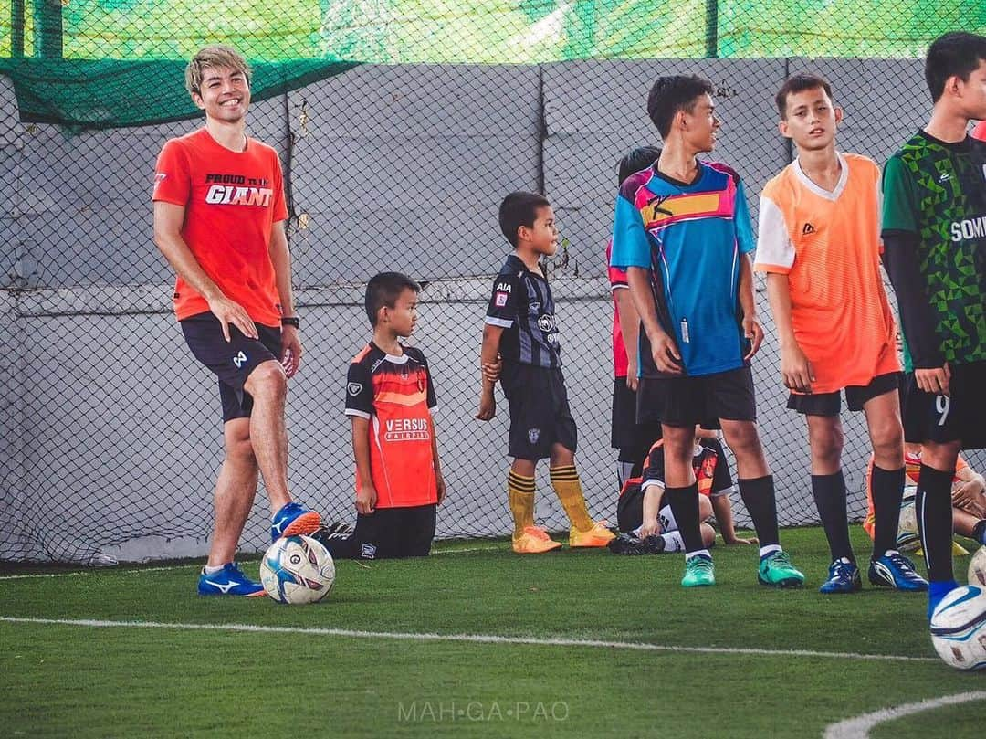 下地奨さんのインスタグラム写真 - (下地奨Instagram)「Happy Monday ☺️🙏 #goodmorning #haveaniceday #happymonday #football #ss10 #shoshimoji #udonthani #udfc」6月10日 12時15分 - sho_shimoji