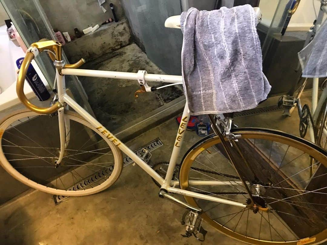 キム・ミンジュンさんのインスタグラム写真 - (キム・ミンジュンInstagram)「일단 목욕좀 하자 #levelcycles #crit」6月10日 12時55分 - moonbangno1