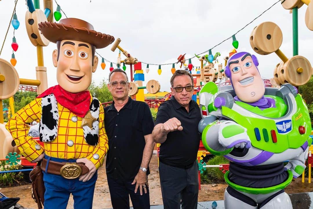 E! Onlineさんのインスタグラム写真 - (E! OnlineInstagram)「We'll love Woody & Buzz to infinity and beyond. ❤️(📷: Getty Images)」6月10日 4時08分 - enews