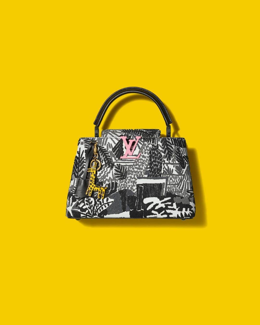 ルイ・ヴィトンさんのインスタグラム写真 - (ルイ・ヴィトンInstagram)「Saturated in pattern. #JonasWood combined several of his paintings to create a densely graphic surface for his #LouisVuitton Artycapucines bag. Explore the limited-edition collaboration with six renowned contemporary artists via link in bio.」6月10日 4時02分 - louisvuitton