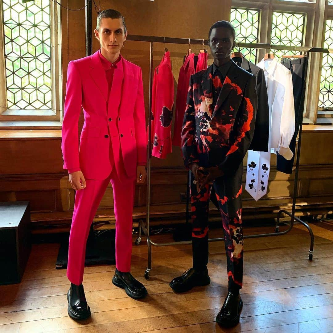 Apparel-web.comさんのインスタグラム写真 - (Apparel-web.comInstagram)「Alexander McQueen SS2020 #alexandermcqueen #lfw #london #fashionweek #menswear #fashion #style #ロンドン #ファッションウィーク #メンズ #ファッション」6月10日 4時12分 - apparelweb