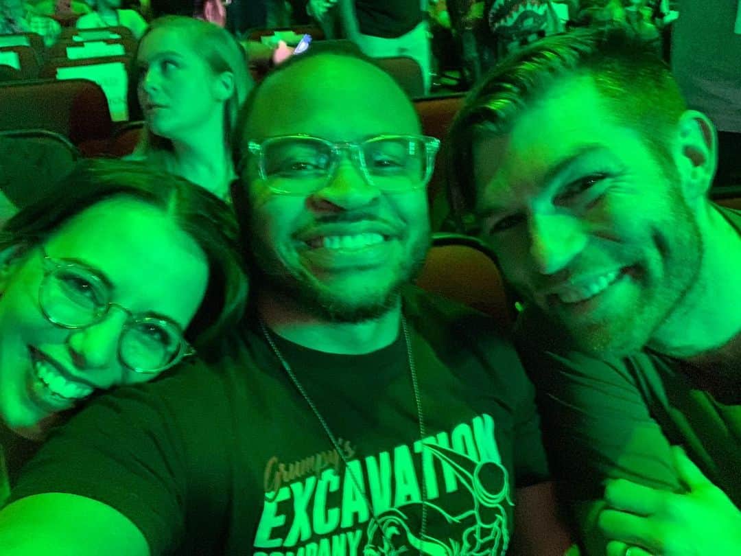 ユージン・バードのインスタグラム：「Squad. Today is the day! Let’s go! #xboxe3 #gears5 #lovethesetwo」
