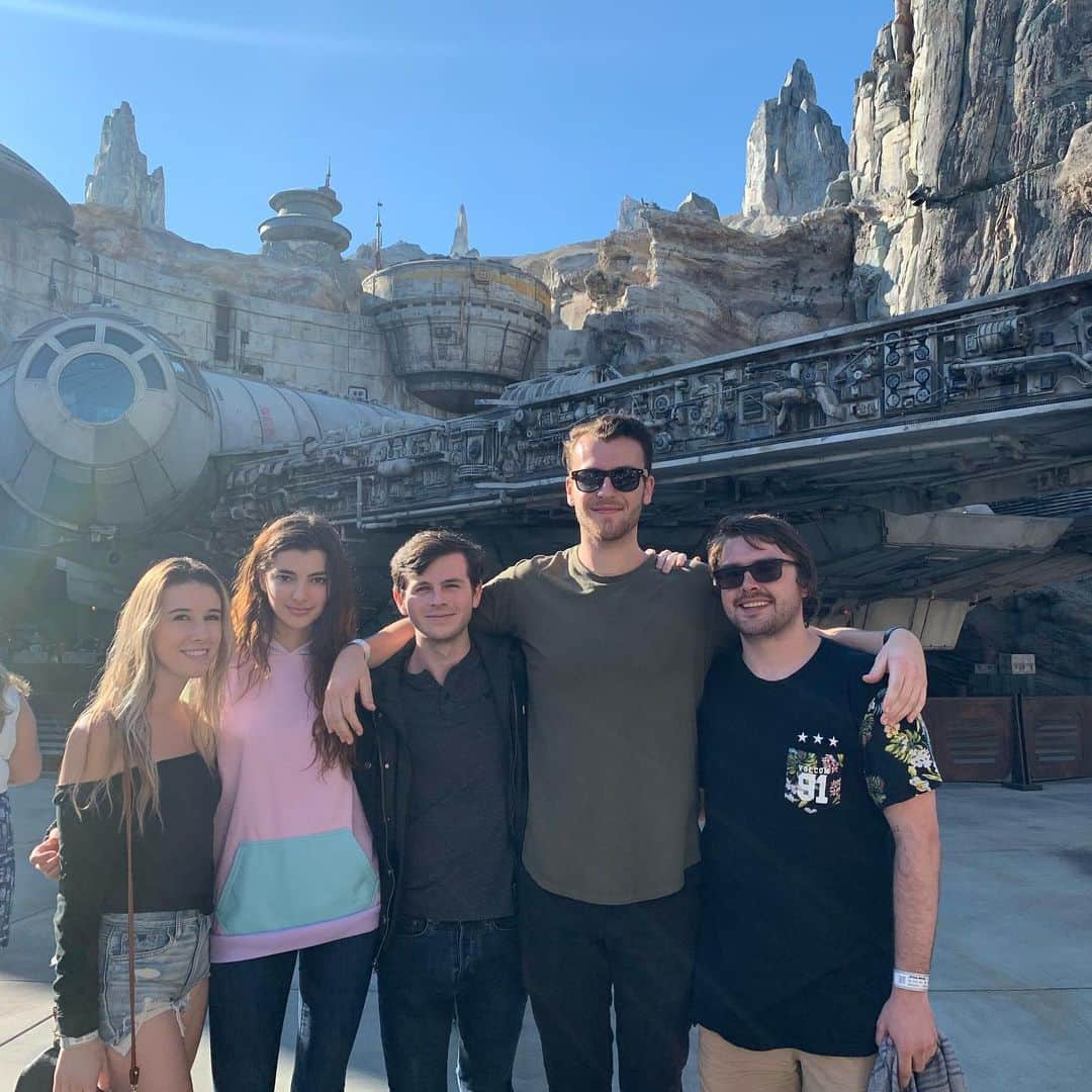 チャンドラー・リッグスさんのインスタグラム写真 - (チャンドラー・リッグスInstagram)「ty @disneyland for the new whip #disneyland #galaxysedge」6月10日 4時23分 - chandlerriggs5