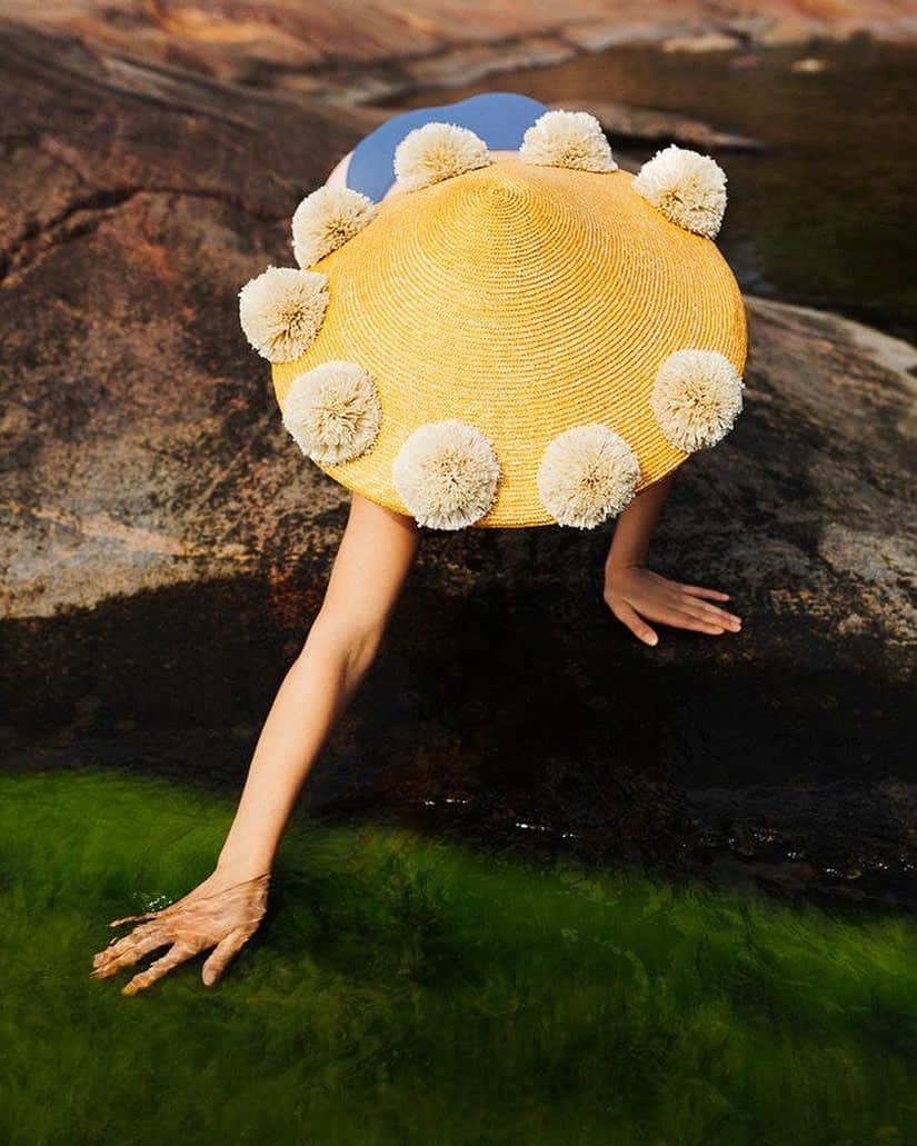Vogue Runwayさんのインスタグラム写真 - (Vogue RunwayInstagram)「We found summer's most flirtatious hat in Samu-Jussi Koski’s zenlike @samujistudio flagship in Helsinki in the form of a straw pom-pom hat that has a giddy retro appeal to rival that of Simon Porte Jacquemus’s gargantuan hat of the summer of 2018. Tap the link in our bio to read more about these accessories.」6月10日 4時28分 - voguerunway