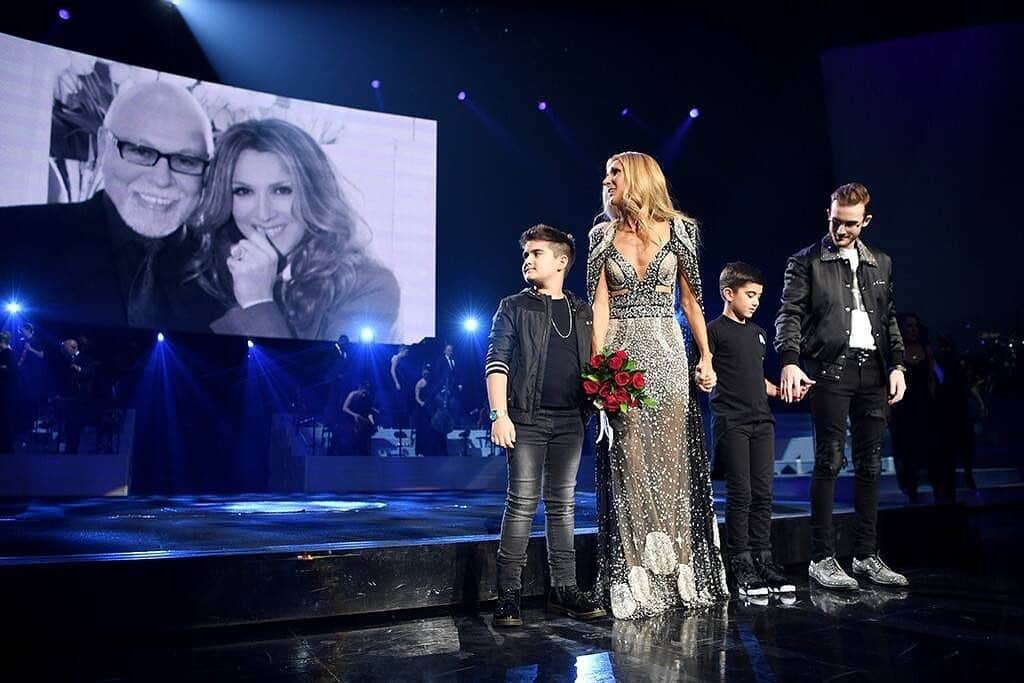 E! Onlineさんのインスタグラム写真 - (E! OnlineInstagram)「Céline Dion honored her late husband during the final moments of her Las Vegas residency show. ❤️ Link in bio for her touching tribute and how she's fulfilling her and René's "dream." (📷: Getty Images)」6月10日 4時36分 - enews