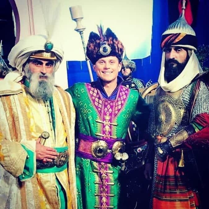 ヌーマン・エイカーさんのインスタグラム写真 - (ヌーマン・エイカーInstagram)「Thanks to you @aladdin made 600.000.000 #boxoffice #official #boxofficemovie #storytelling #no1 thanks to the creative team the #producers and #director. That such an important #middleeastern #story can be seen. Amazing work #menamassoud #naomiscott #willsmith #navidnegahban #billymagnussen #marwankenzari #nasimpedrad #guyritchie #agrabah #disney #fairytail #arabiannights #1001nights」6月10日 4時39分 - numanoffice