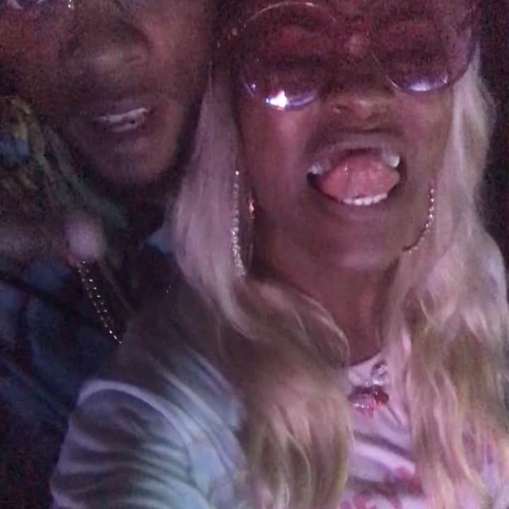 レミー・マーのインスタグラム：「Trying to make room in my phone and found this😏: That time I got @PapoosePapoose to join the 🐝hive 🥰#INeedADateNight  #RemAndPap #MeetTheMackies #BlackLove #RemyMa」