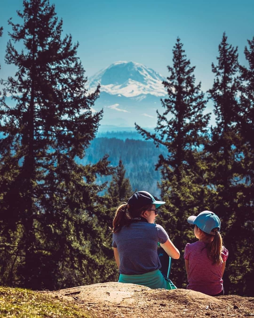 REIさんのインスタグラム写真 - (REIInstagram)「We're all adventurers at heart.  Photo: @gerald_faughn in #Washington. #OptOutside」6月10日 5時01分 - rei