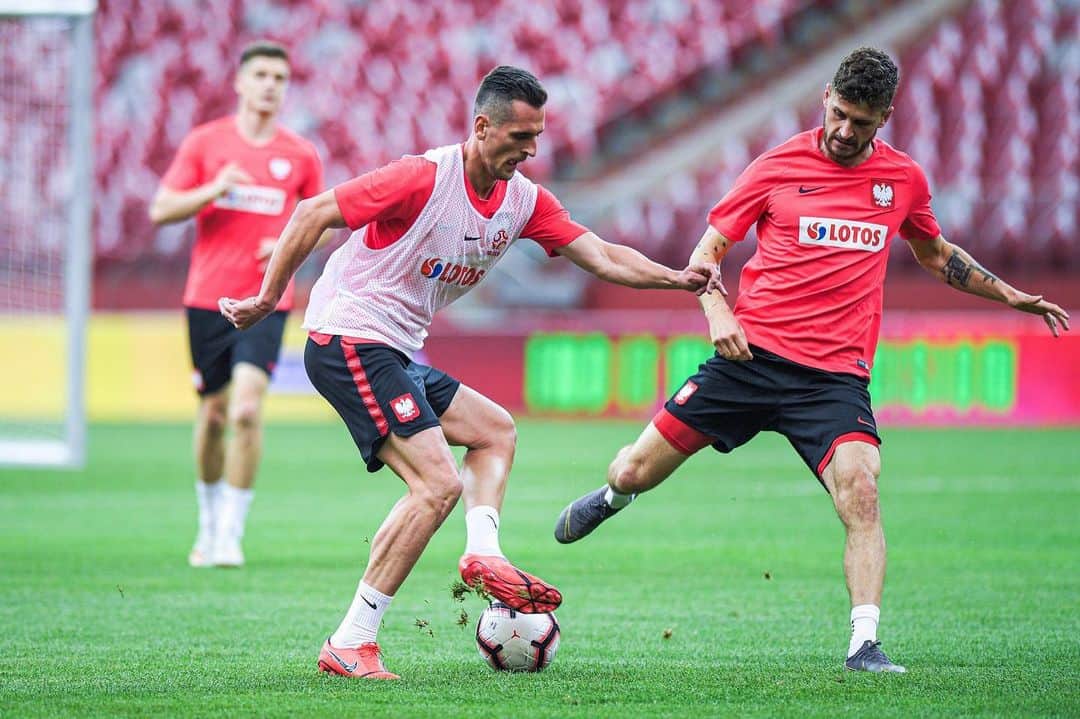 アルカディウシュ・ミリクのインスタグラム：「Gotowi na Izrael! 💪 Bądźcie z nami na Stadionie Narodowym! 👍 #PolskaIzrael #laczynaspilka #roadtoeuro2020 @pauladudapl」