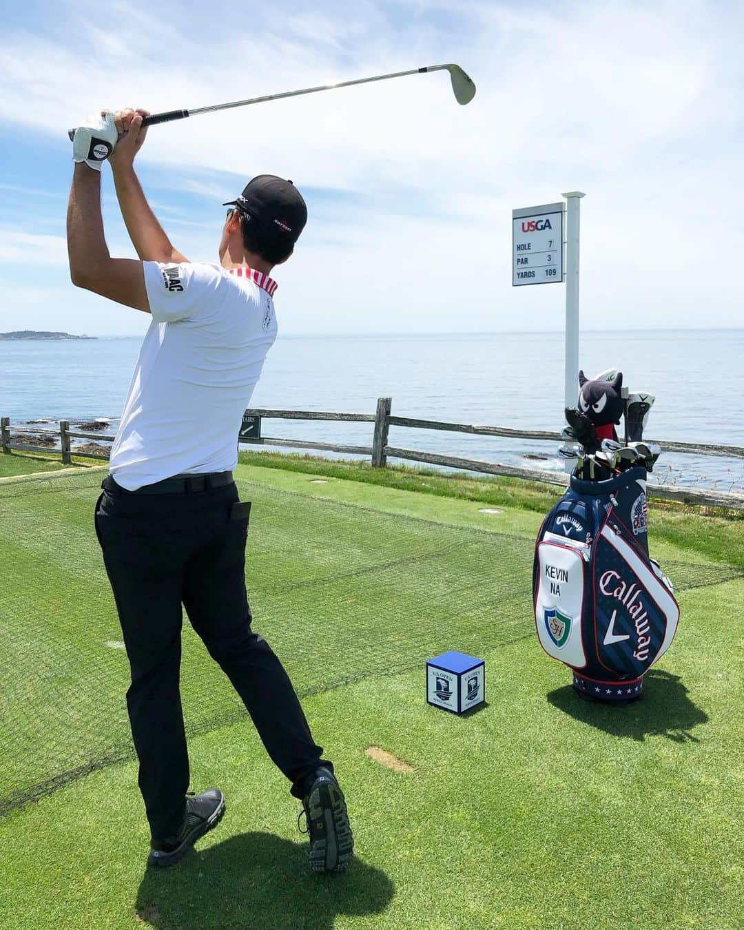 ケビン・ナさんのインスタグラム写真 - (ケビン・ナInstagram)「the famous par3 hole #7 @pebblebeachresorts @usopengolf #usopengolf #practiceround」6月10日 5時15分 - kevinna915