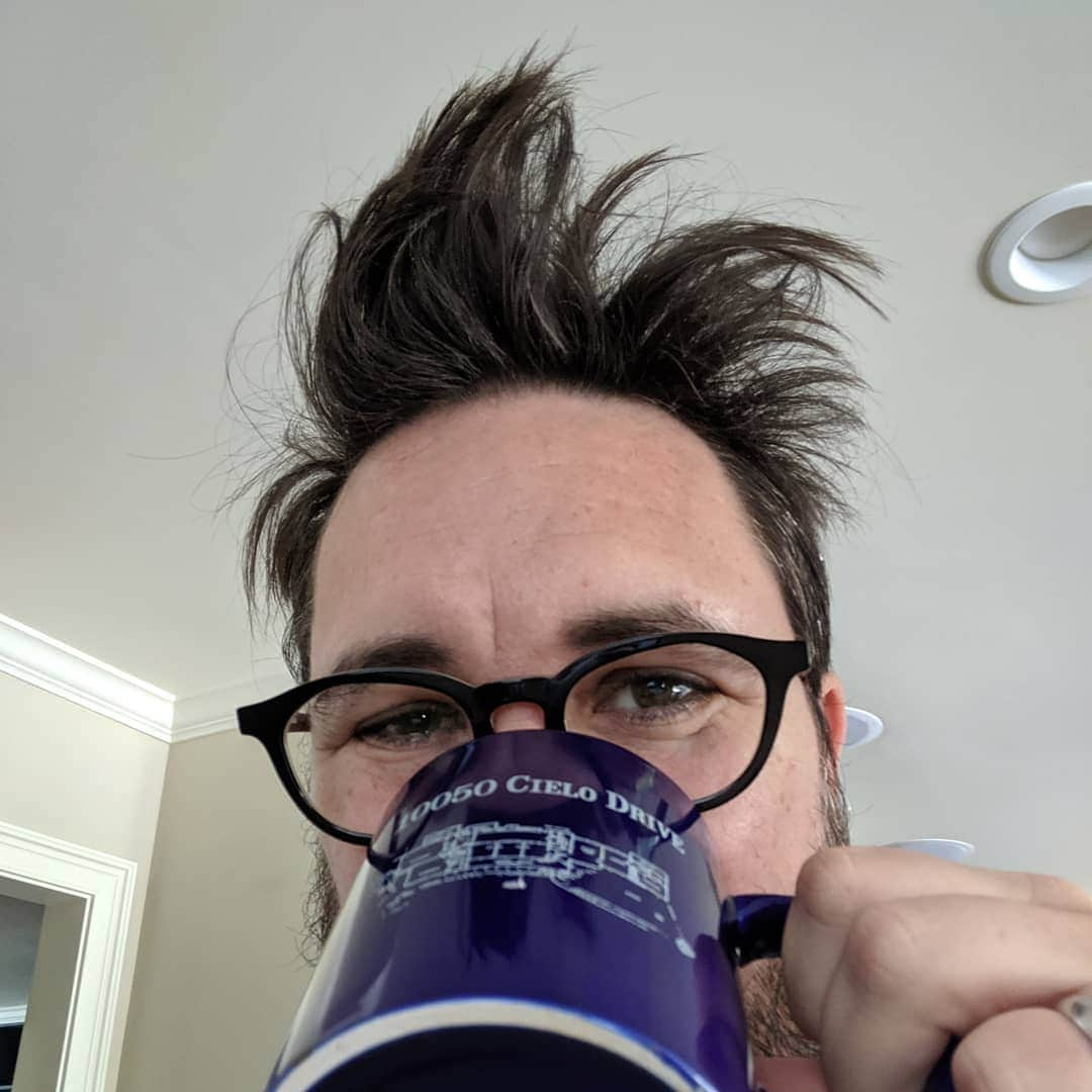 ウィル・ウィトンさんのインスタグラム写真 - (ウィル・ウィトンInstagram)「This morning's bedhead has a lot of adulting to do today.」6月10日 5時28分 - itswilwheaton