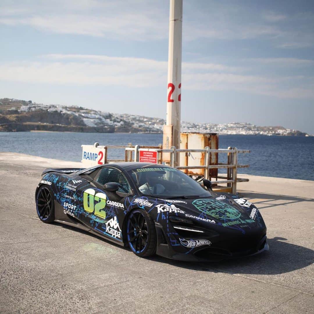 CARLiFESTYLEさんのインスタグラム写真 - (CARLiFESTYLEInstagram)「@jcartu on the grid of Gumball3000! What do you think of his wrap? #carlifestyle #gumball3000」6月10日 5時35分 - carlifestyle
