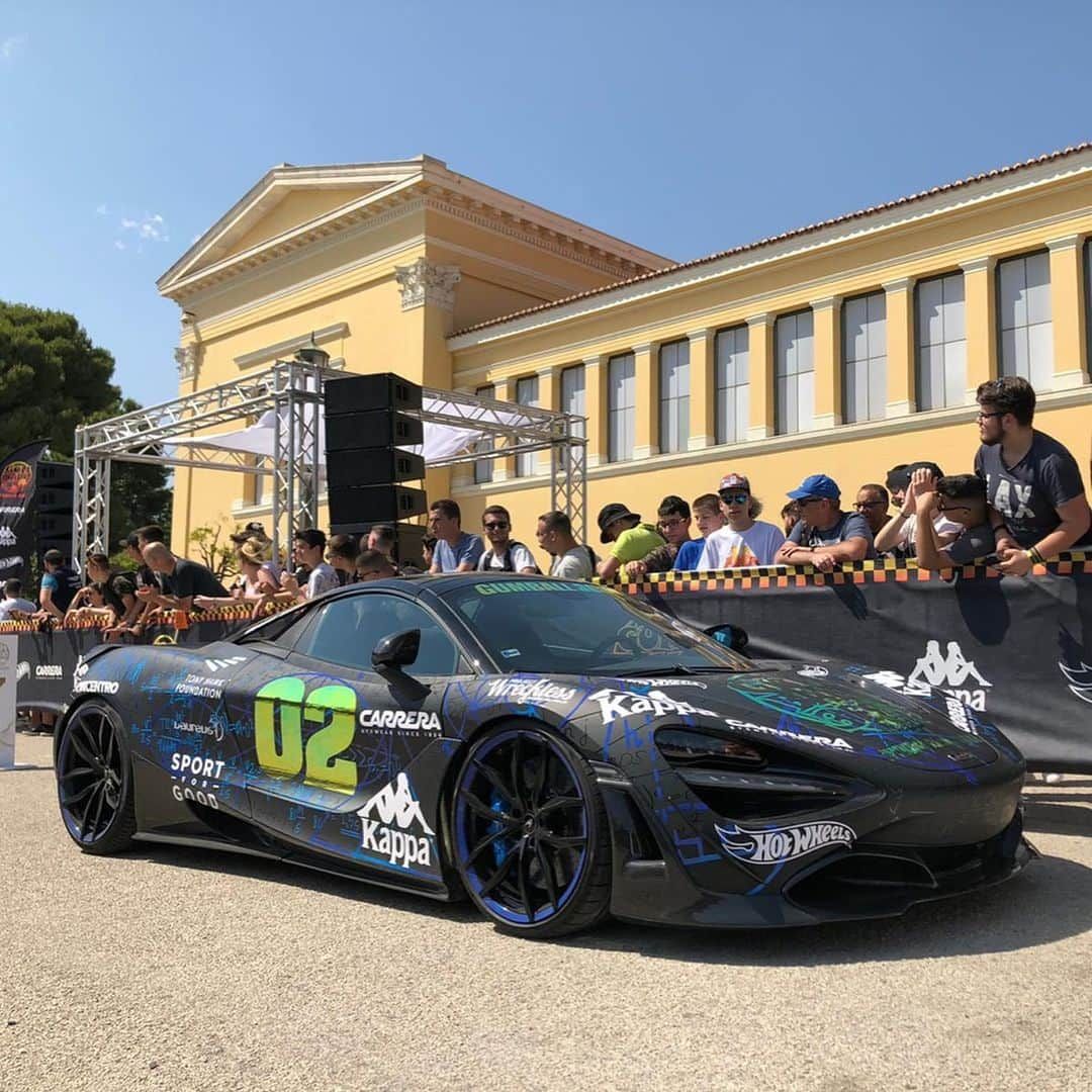 CARLiFESTYLEさんのインスタグラム写真 - (CARLiFESTYLEInstagram)「@jcartu on the grid of Gumball3000! What do you think of his wrap? #carlifestyle #gumball3000」6月10日 5時35分 - carlifestyle