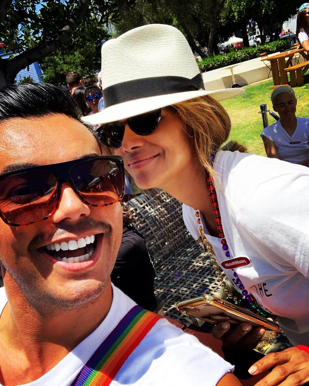アンソニー・ラモスのインスタグラム：「When you spot @halleberry cheering you on at @lapride @glaad . THANK YOU!! ❤️🌈」