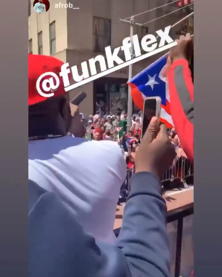 ファンクマスター・フレックスのインスタグラム：「Crazy! @djlobo on the set! @afrob__ x @funkflex !!! Puerto Rican Parade Cranking!!! Mean!!! @litdigitaldjs」