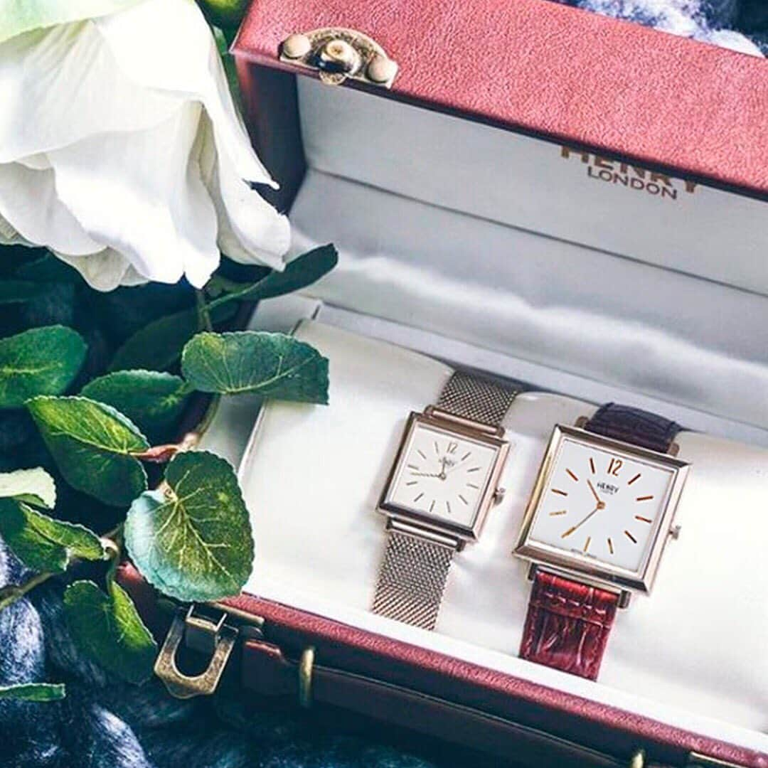 Henry London Official page of Britishさんのインスタグラム写真 - (Henry London Official page of BritishInstagram)「Where did the weekend go?! But we’re all set for a great week ahead. @stayadornedstudio . . . #croc #crocodile #leather #gold #goldwatch #square #squarewatch #vintagestyle #vintagedesign #classic #classicdesign #unisex  #londondesign #britishdesign #scandistyle #sleekdesign #womw #wristwatch #wristwatchcheck #accessoriesoftheday  #wristcandy #horologie #horology #luxurywatch #lovewatches #dailywatch #midcenturydesign #timepiece #mensstyle #unisex」6月10日 6時22分 - henrywatches