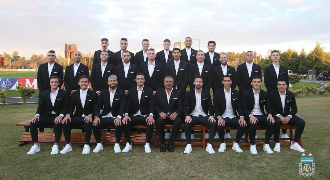 レアンドロ・ダニエル・パレデスのインスタグラム：「@afaseleccion 🇦🇷💙⚽️」