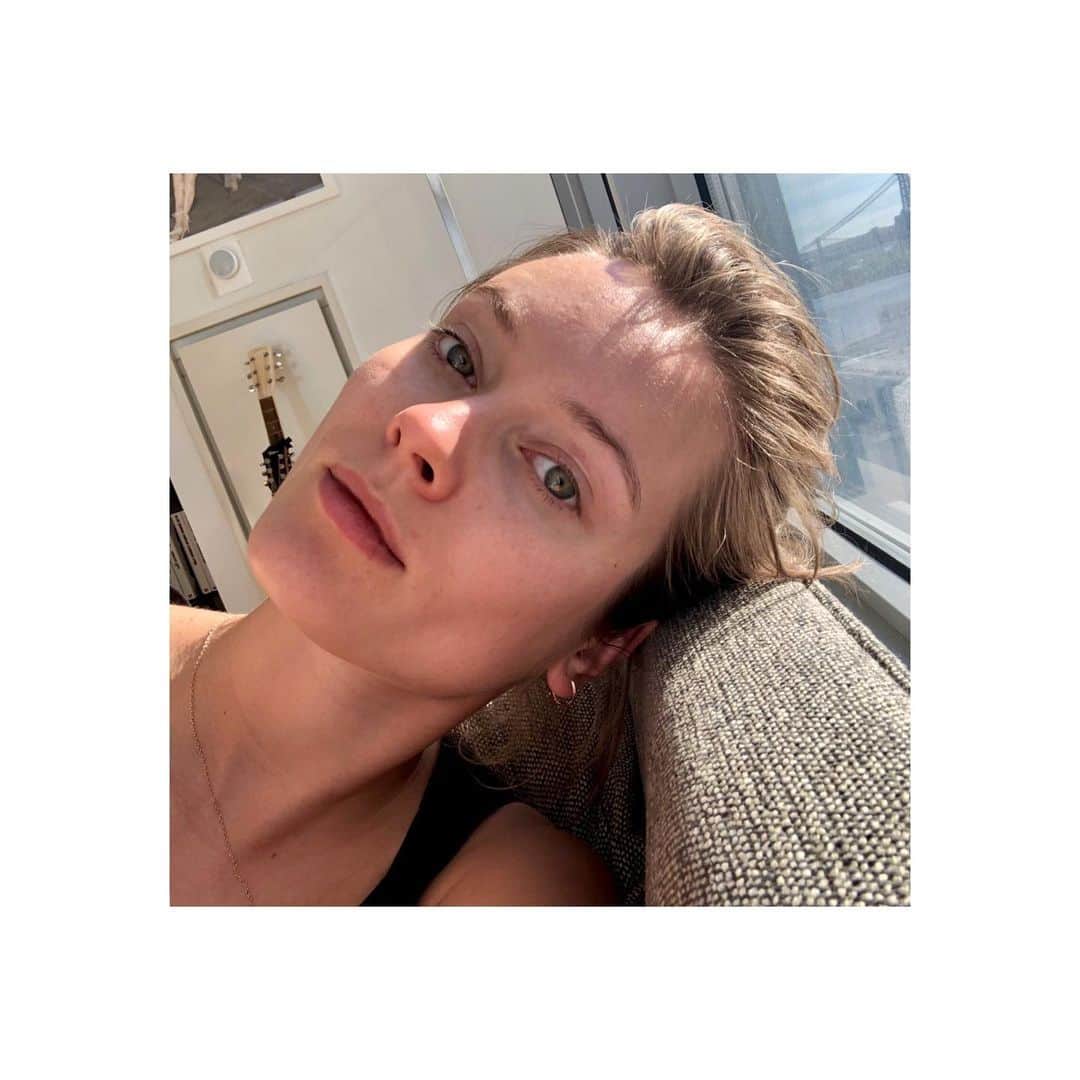 モニカ・ヤガチャクのインスタグラム：「A New Yorker again and couldn’t be more excited for what next couple months will bring ⭐️ (I swear I’m smiling here).」