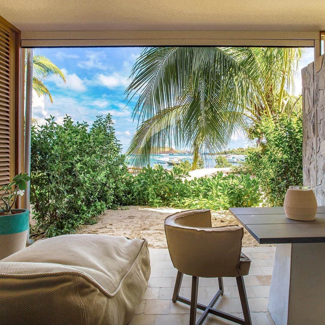 BEAUTIFUL HOTELSさんのインスタグラム写真 - (BEAUTIFUL HOTELSInstagram)「#lebarthelemy has rooms that do not compete with the beautiful island backdrop 🌴 Enjoy the open-air vibes on the private terrace. Tag someone you would enjoy this room view with! (📍: @lebarthelemy, Le Barthélemy Hotel & Spa)」6月10日 7時17分 - beautifulhotels