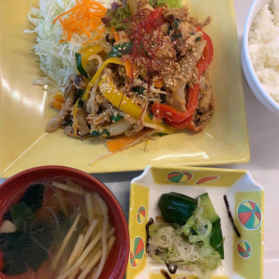 サンプラザ中野くんのインスタグラム：「#内閣府 #lunch #vegan #poulmccartney #meatfreemonday #vegetarian」