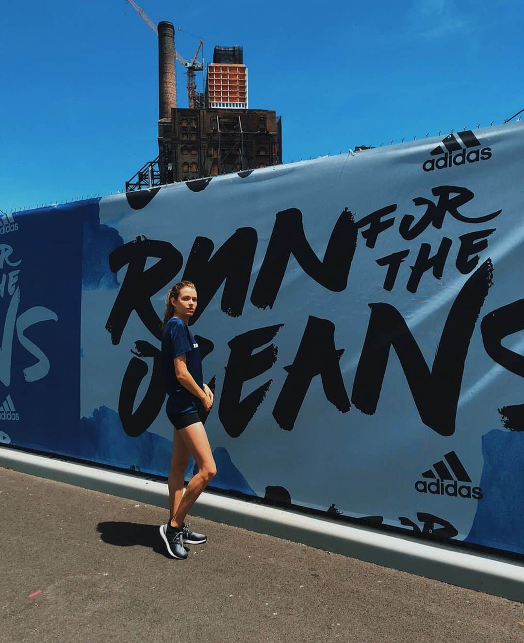 Victoria Leeさんのインスタグラム写真 - (Victoria LeeInstagram)「#RunForTheOceans Ready 🌊🌊🌊 @parley.tv @adidas @seashepherd @captainpaulwatson @cyrillgutsch」6月10日 7時47分 - victorialee