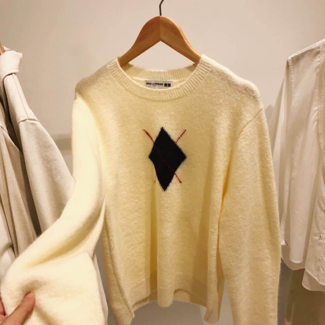 minsayuさんのインスタグラム写真 - (minsayuInstagram)「* 躍動感でこんにちは UNIQLO2019FW展示会へ🥰 購入決意品🙋‍♀️はーい 1枚目のニットワンピース は厚さも丈もベストで オフィスでももれなく大活躍かつ スリットの入り方が綺麗で高見え👏 2-3枚目のINESシリーズのニットも 色味が可愛いくてコーデュロイと合わせたくてむんむん←？ バタバタして30分だけしかみれていないけど😂 お！新色！！ってアイテムもたくさん出ていて 今年の秋冬も楽しみになりました🤤❤️ #uniqlo2019FW」6月10日 7時59分 - minsayu