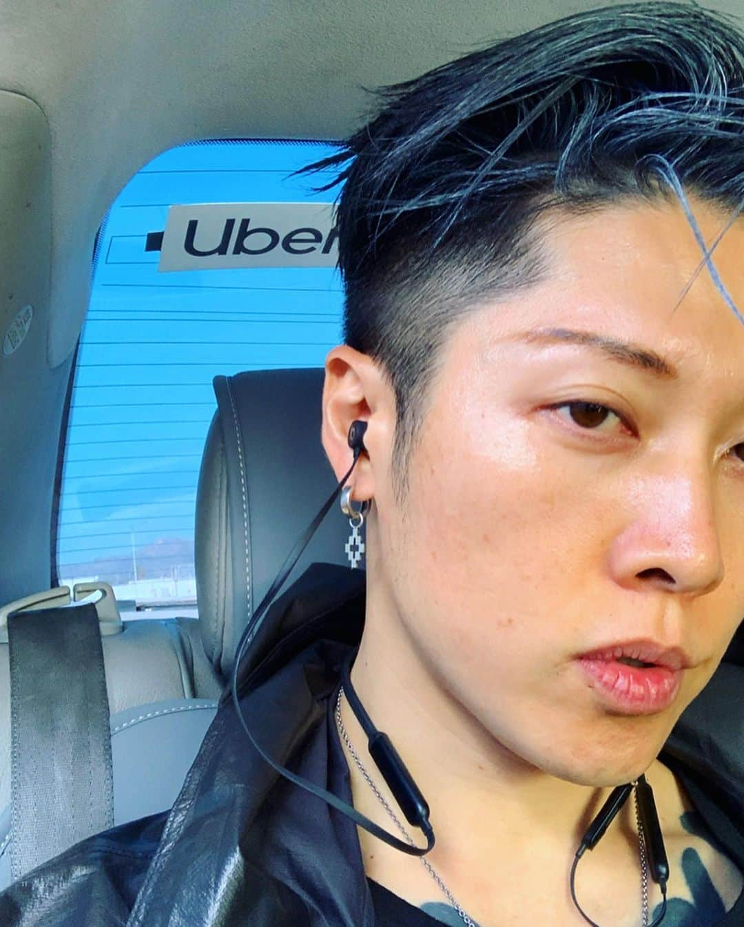 雅-MIYAVI-さんのインスタグラム写真 - (雅-MIYAVI-Instagram)「A perfect day to #Uber #ウーバー日和」6月10日 8時13分 - miyavi_ishihara