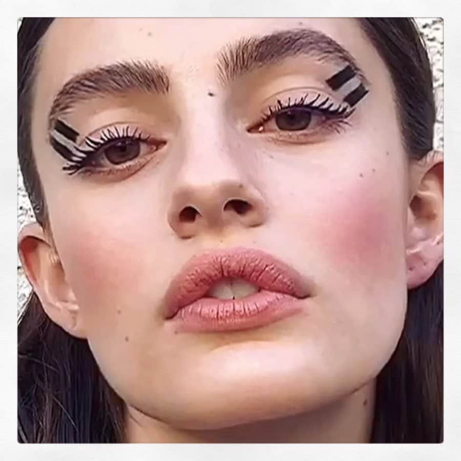 JO BAKERさんのインスタグラム写真 - (JO BAKERInstagram)「D I A N A • S I L V E R S 🇺🇸 Equality Bold Eyeliner ...on  #dianasilvers for @elleusa @conservationorg event yesterday.  Prideful, #loudandproud graphic bold #fairtrade feelings... to suit our mood!!! #onelove #oneworld #equality for all - #theend !! 🖤 🌈👊🏻 #humanrights @humanrightscampaign」6月10日 8時14分 - missjobaker