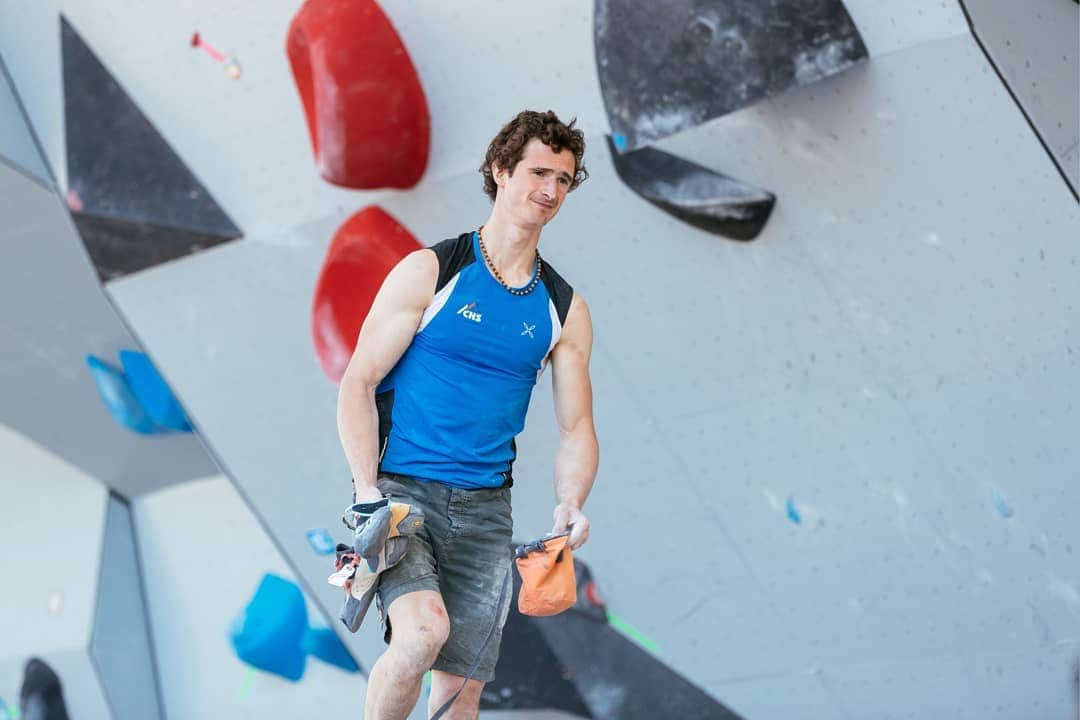 アダム・オンドラさんのインスタグラム写真 - (アダム・オンドラInstagram)「Yesterday it did not work the way I was dreaming about. I was not only fighting for the good result in the last bouldering World cup of the year, but also for the overall World cup title. I failed. No matter how disappointing it is, there are too many reasons to smile. 2nd place in the overall bouldering World Cup and 5th place yesterday in Vail. Big congrats goes to @tomoa_narasaki for overall title, @ogata.yoshiyuki for his first world cup victory and @janja_garnbret for phenomenal clean sweep of World cup 2019 - 6 victories in a row. Pics by @lukasbiba  @blackdiamond @lasportivagram @montura_official @gardatrentino」6月10日 8時08分 - adam.ondra