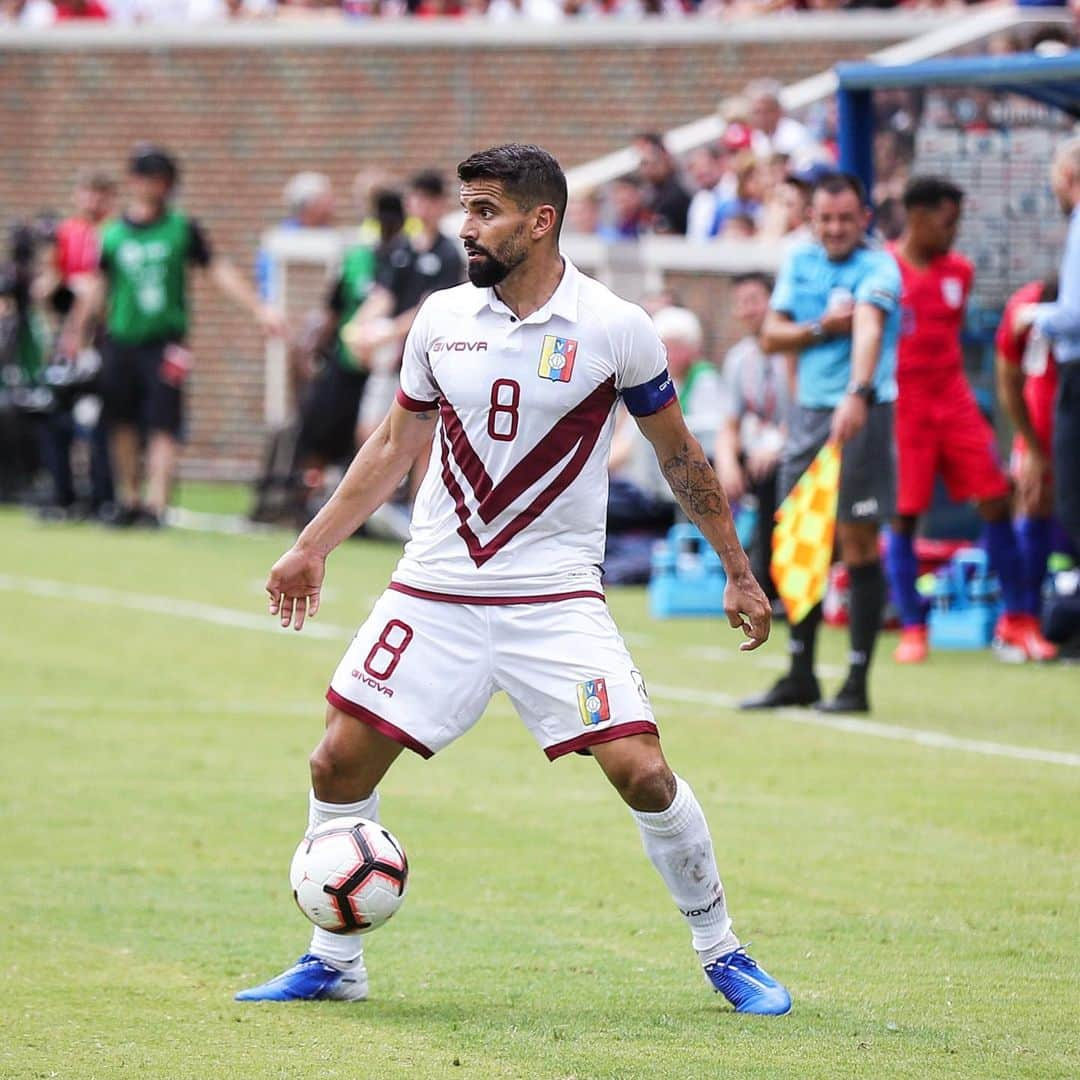 トマス・リンコンさんのインスタグラム写真 - (トマス・リンコンInstagram)「Full-time USA vs VINOTINTO 0-3 Humildad - Hambre - Empatía #copaamerica2019」6月10日 8時12分 - tomasrincon8