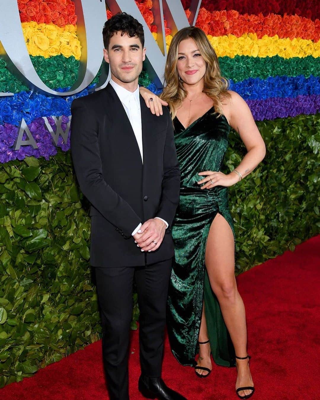 Good Morning Americaさんのインスタグラム写真 - (Good Morning AmericaInstagram)「Swipe to see some of tonight’s stunning #tonyawards red carpet looks, including @theebillyporter, @lucyliu, @vanessahudgens, #annawintour, @mrrpmurphy, @darrencriss and more!」6月10日 9時00分 - goodmorningamerica