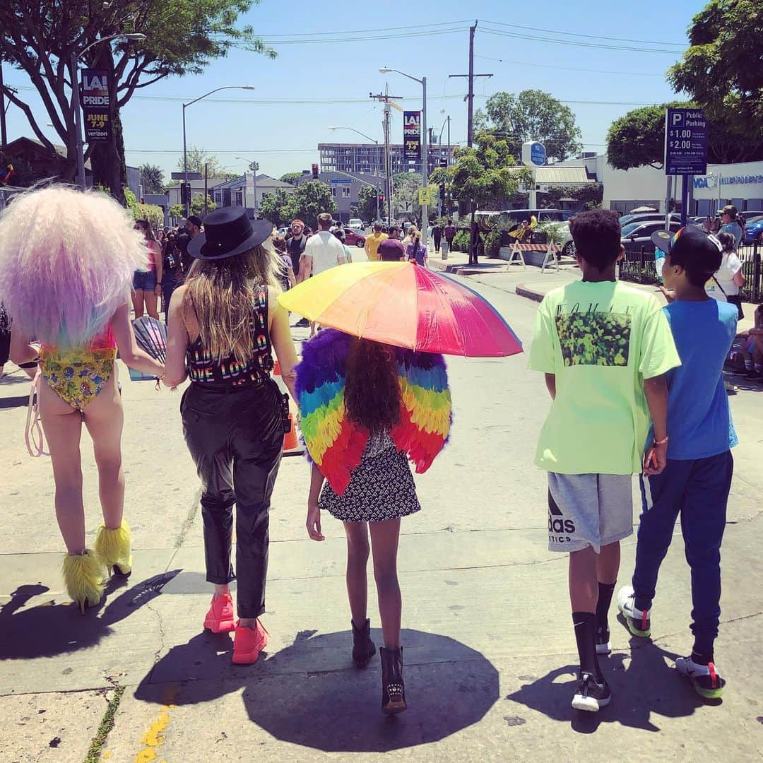 ハイディ・クルムさんのインスタグラム写真 - (ハイディ・クルムInstagram)「Cool and the Gang 🌈🦄👑❤️🤗」6月10日 9時35分 - heidiklum