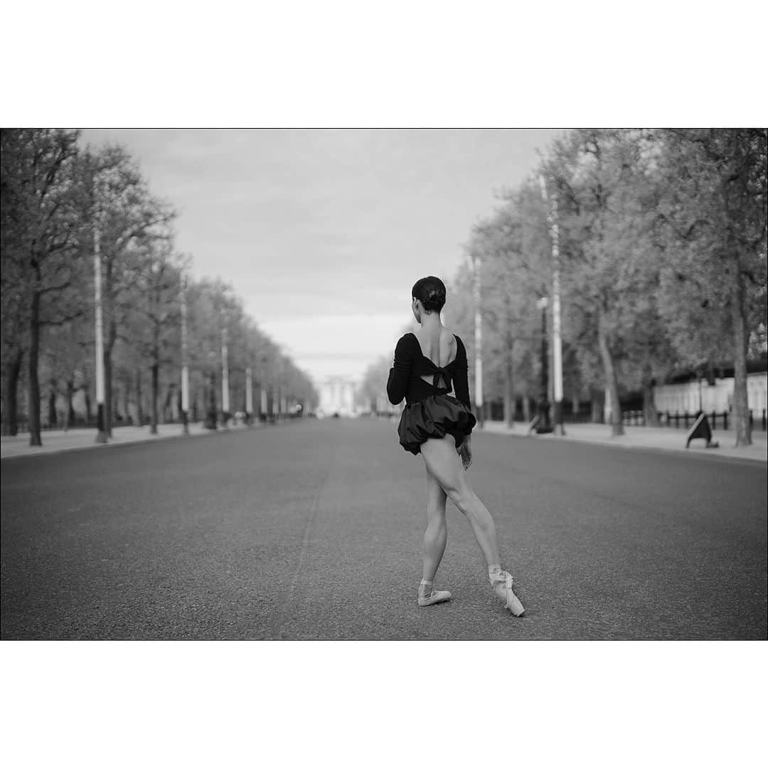 ballerina projectさんのインスタグラム写真 - (ballerina projectInstagram)「We will be celebrating the 18+ years of the Ballerina Project until the middle of July as we near our conclusion. Here are look backs at that the moments that best represent the project from the past 2 decades.  Here is a collection of images I created with Francesca Hayward in London. #ballerina - @frankiegoestohayward #london #trafalgarsquare #themall #eastlondon #coventgarden #ballerinaproject #ballerinaproject_ #ballet #dance #pointe #francescahayward  With the conclusion of the Ballerina Project we will also be concluding the sale of all our limited edition prints. We have a small selection of large format limited edition prints for sale in our Etsy store. Link to our Etsy store is located in our accounts profile. If you are interested in purchasing an image not available on Etsy as a large format limited edition print just email us at the address also located in our profile for details.  Thank you to all the ballerinas that have collaborated with myself to create the images of the Ballerina Project. Thank you to the followers and supporters of the Ballerina Project that help spread our imagery throughout this world.」6月10日 9時46分 - ballerinaproject_