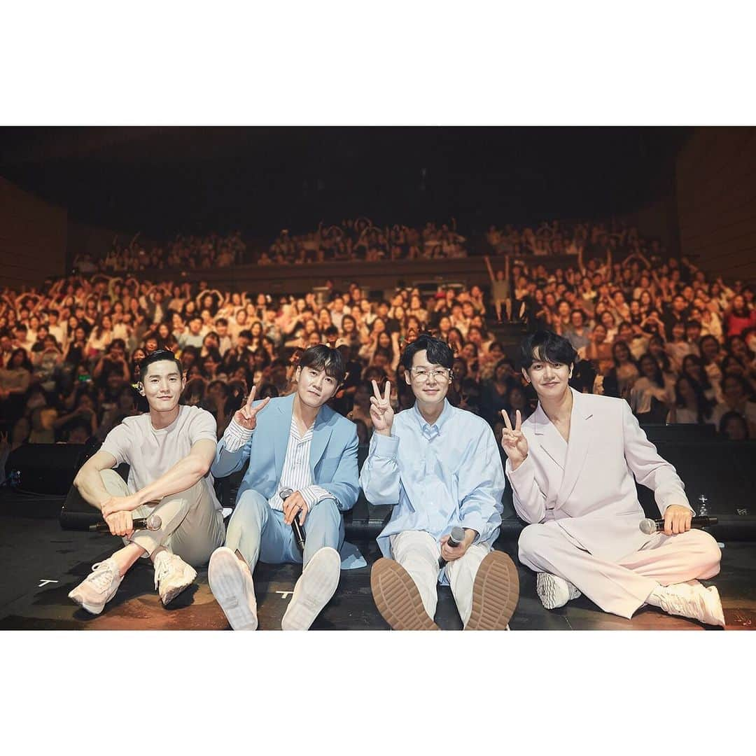 C-JeS エンタテイメントさんのインスタグラム写真 - (C-JeS エンタテイメントInstagram)「#노을 의 소극장콘서트 #CAFE유월 영업종료🎬 . 커피보다 맛있는 노래가 가득했던 #카페유월 ☕️ 다음에도 더욱더 즐거운 #노을콘서트 로 또 만나요🙌 . #Noel #이상곤 #전우성 #나성호 #강균성 #소극장콘서트 #신한카드판스퀘어 #라이브홀」6月10日 10時08分 - cjes.tagram