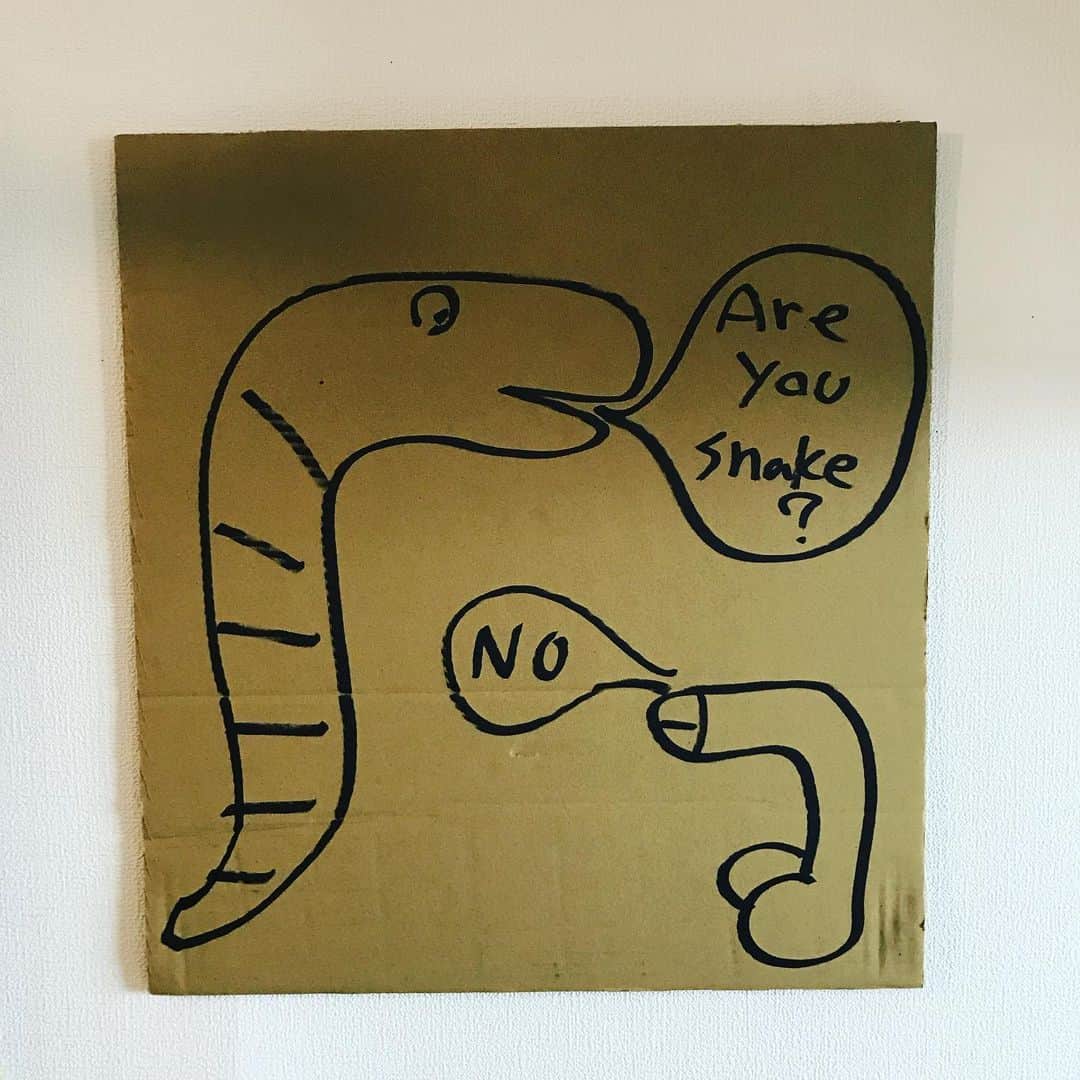 KEN KAGAMIさんのインスタグラム写真 - (KEN KAGAMIInstagram)「Are you snake?  2019  marker on cardboard」6月10日 10時10分 - kenkagami