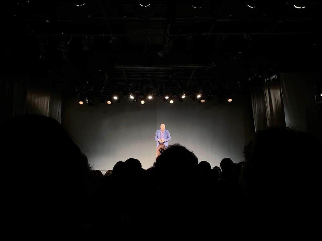 マリーナルイバルボサさんのインスタグラム写真 - (マリーナルイバルボサInstagram)「O incrível @marcos_caruso e ao fundo... O palco 🖤 Viva o teatro!」6月10日 10時55分 - marinaruybarbosa