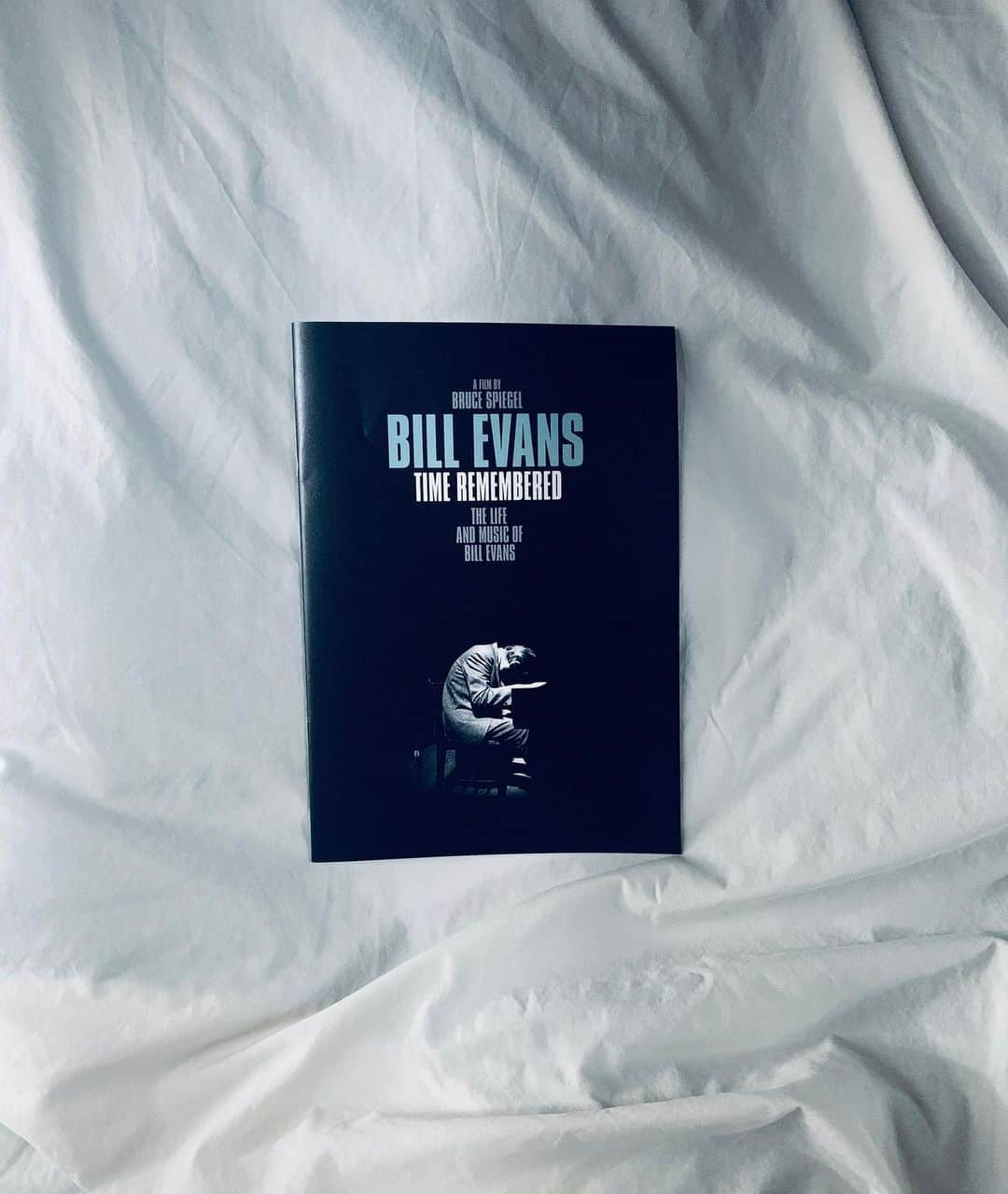 紺野千春のインスタグラム：「BILL EVANS TIME REMEMBERED鑑賞。観れて良かった...☺︎ #billevans#timeremembered#uplinkshibuya#cinema#music#jazzpianist#unsondoux」