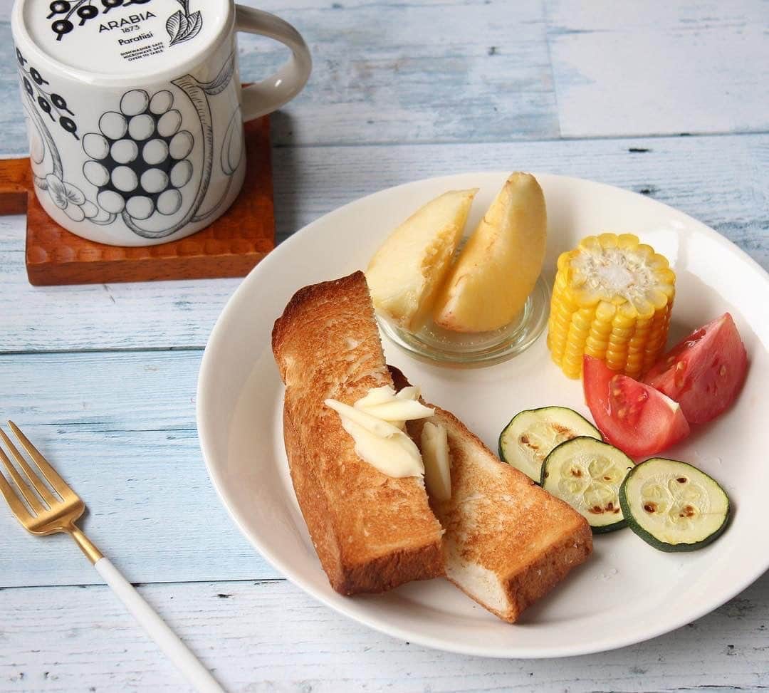 スマホの写真が売れちゃうアプリ「スナップマート」さんのインスタグラム写真 - (スマホの写真が売れちゃうアプリ「スナップマート」Instagram)「みなさんは朝食を召し上がっていますか？ 朝食を取ることで、集中力や記憶力がアップするそうです✨ステキな朝の時間をお過ごし下さい☕️﻿ ﻿ ﻿ #Snapmart で見つけた素敵なお写真の紹介です📸﻿ 🥪今日は @tea_369さん﻿ ﻿ ﻿ snapmart.jp #朝ごはん #朝ごはん部 #今日の朝ごはん #朝ごはんプレート #おうち朝ごはん #朝ごはん大事 #みんなで朝ごはん #飾らない朝ごはん #今日のわたしの朝ごはん #今朝ごはん #朝ごはんは食べたいものだけ #朝ごはんが楽しみ #きょうの朝ごはん #ワンプレート#トースト#朝活#朝活カフェ #朝活カフェ #朝活部 #朝活女子 #朝活男子 #朝活中 #最高の朝活 #朝活最高 #丁寧な暮らし#おうちごはん#料理好きな人と繋がりたい #Snapmart #スナップマート﻿」6月10日 11時01分 - snapmart.jp