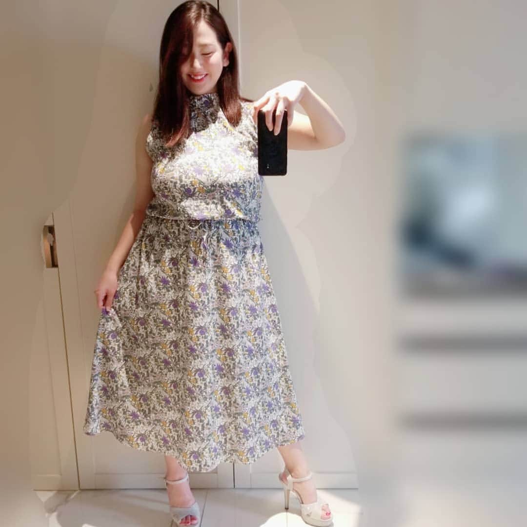 うさまりあのインスタグラム：「． ． ． ． 👗ONE PIECE @asknowas_official  先日買ったばかりのONE PIECE💕 ． ． saleで3000円くらいだったきがする～✋✨ ． この形のONE PIECE好きだな✨ ． ． SHOSE @esperanza_official だよ🎵  #ootd  #code」