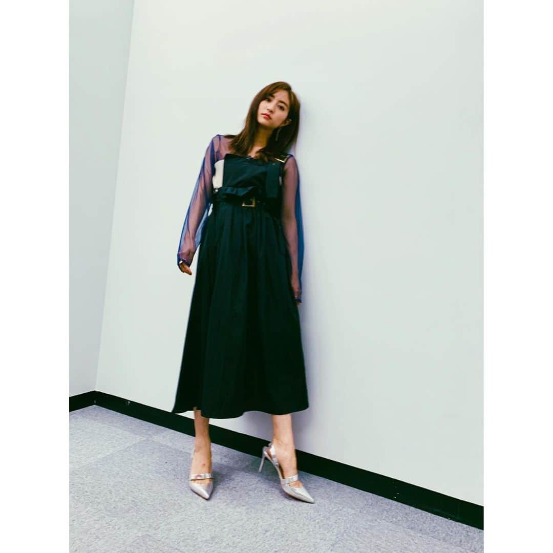 堀田茜さんのインスタグラム写真 - (堀田茜Instagram)「shiromaの服、大好きだあ この服はどうやって着るんだろうっていつもワクワクさせてくれる。 型にはまらなくていいんだなって思わせてくれる。 @shiroma_official #あかねのいしょう」6月10日 22時23分 - akanehotta