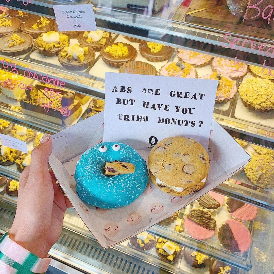 中谷愛さんのインスタグラム写真 - (中谷愛Instagram)「﻿ cookie monster🍪💙﻿ ﻿ #australia #sydney #sydneycafe ﻿ #donuts #nutiedonuts ﻿ #ai___worldtravel」6月10日 22時25分 - aixox3