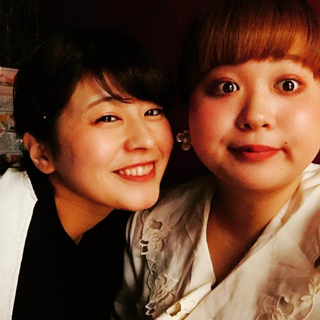 西田さおりさんのインスタグラム写真 - (西田さおりInstagram)「おニューのブラウスとピアスが すごく好みです。 今日は久々にジョーと山田と カラオケ行きました。  #お花のピアス #襟ブラウス #カラオケ #フィンガー5の学園天国 #モノマネできることが発覚した #今度どこかで披露します」6月10日 22時28分 - saori19950108